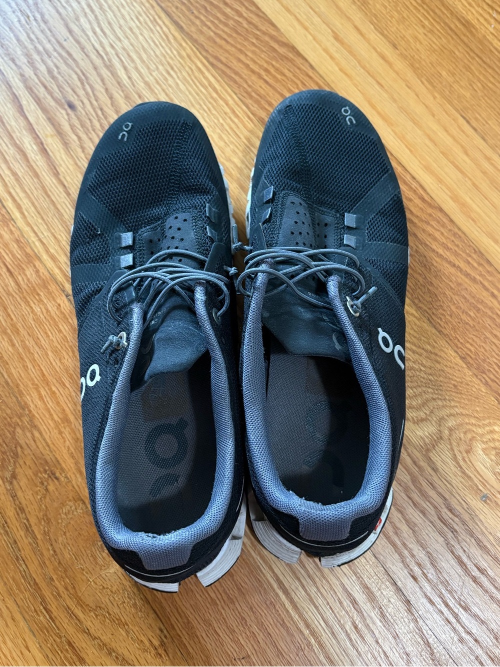 On Cloud 6 Black Sneakers